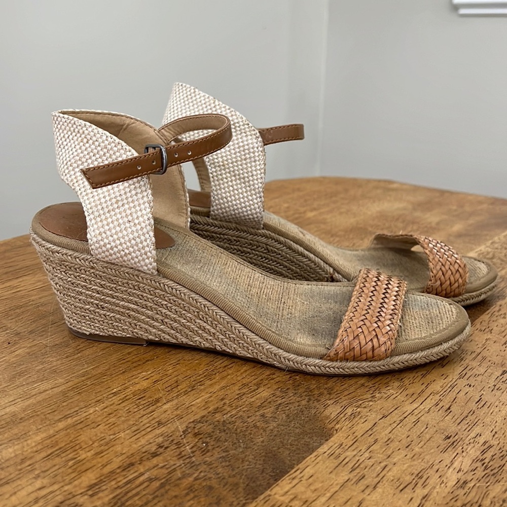Lucky Wedges